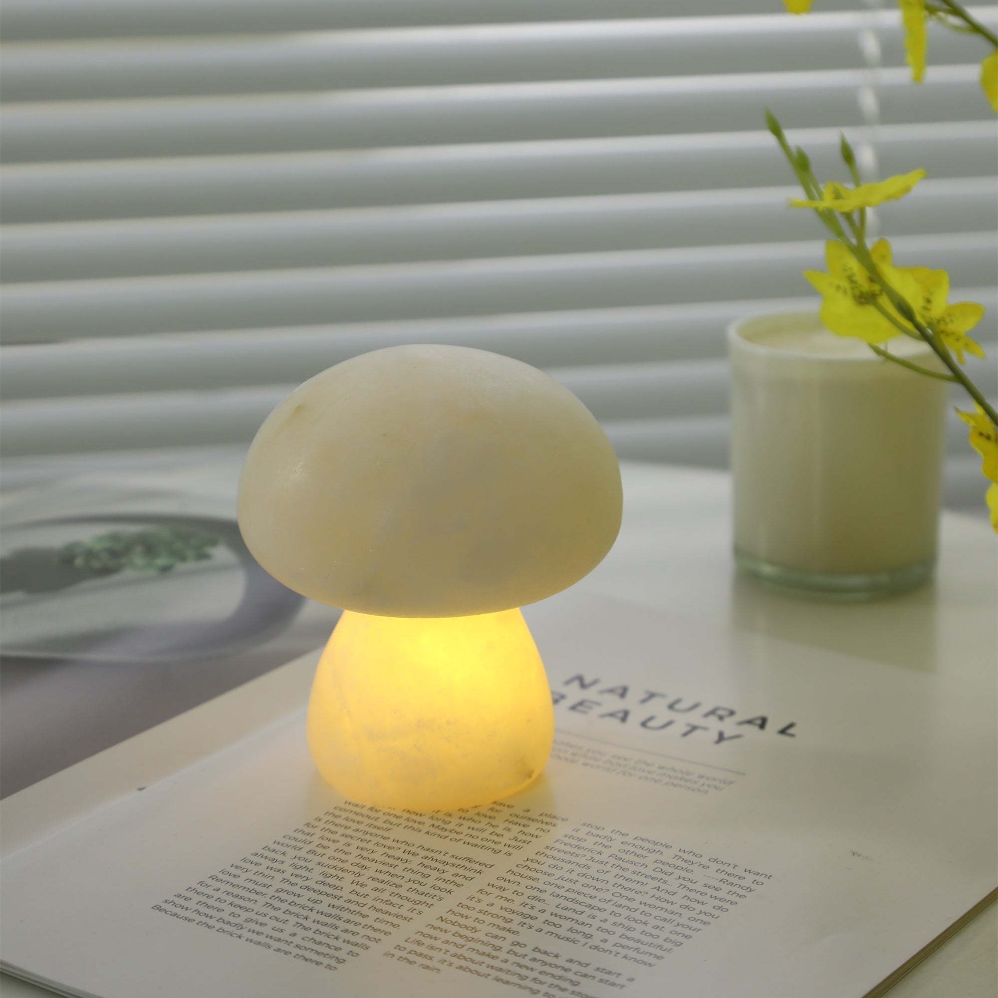 Alkmene - Alabaster Mushroom Table Lamp
