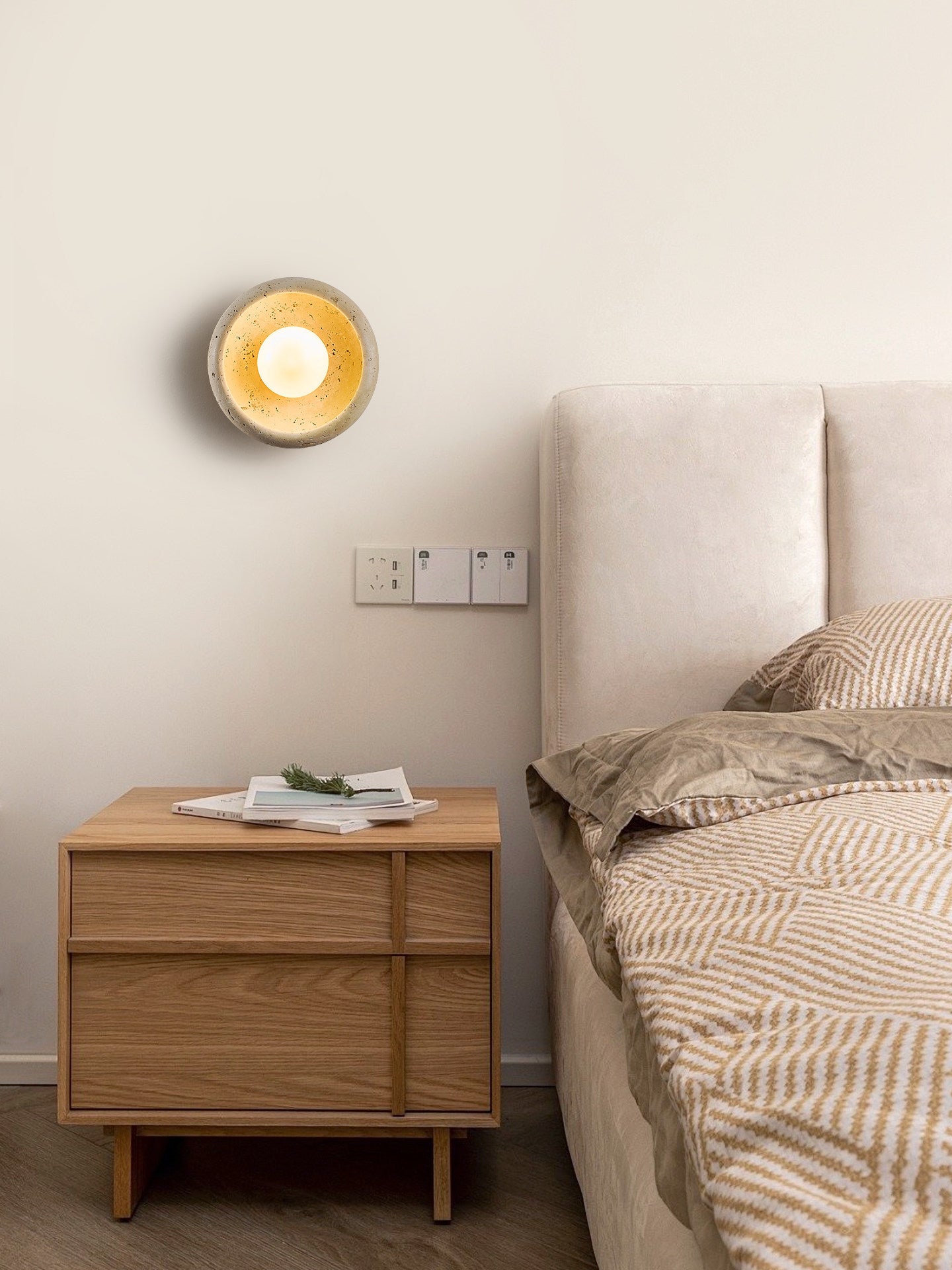Doto - Curved Travertine Wall Light