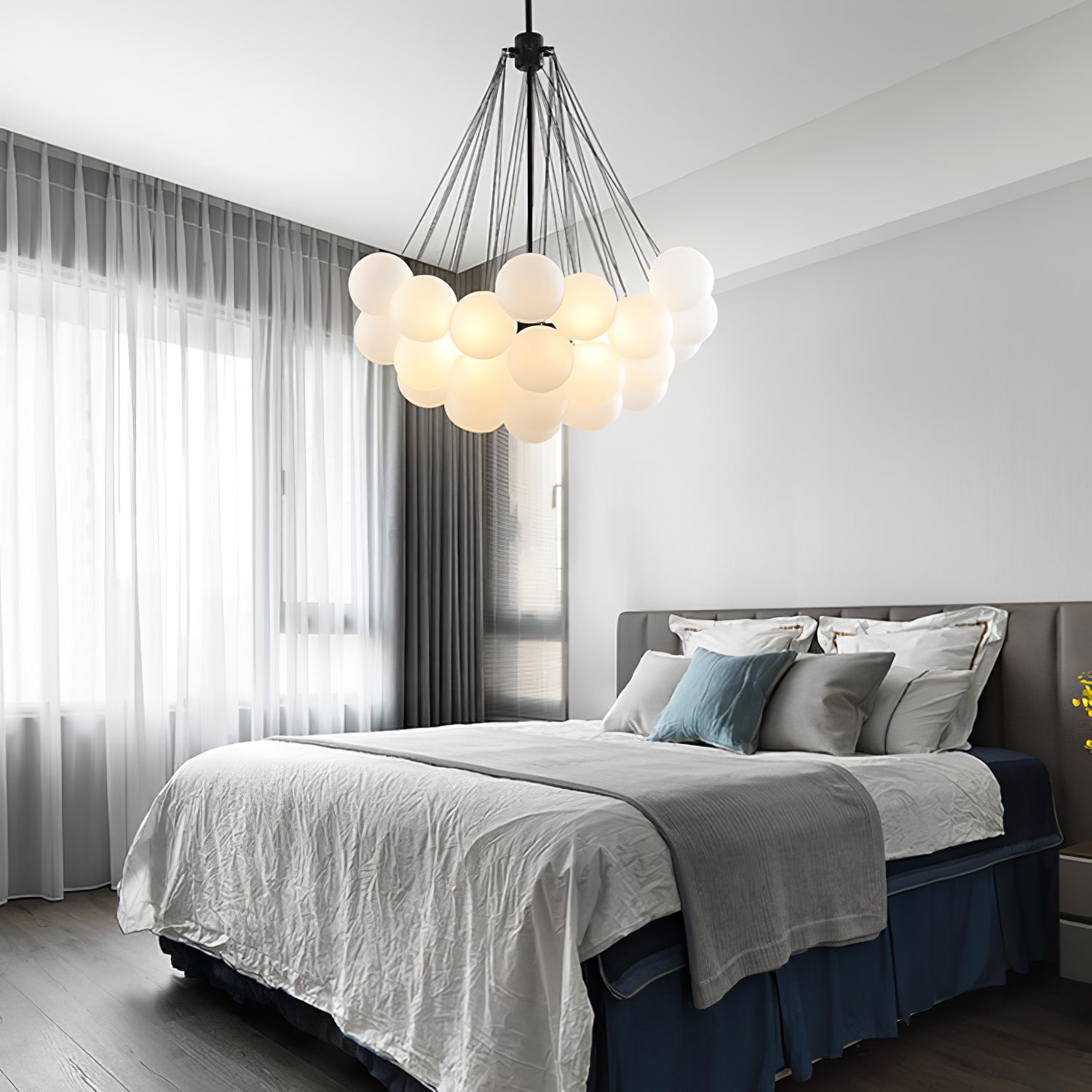 Pontos - Hand-Frosted Glass Bubble Chandelier