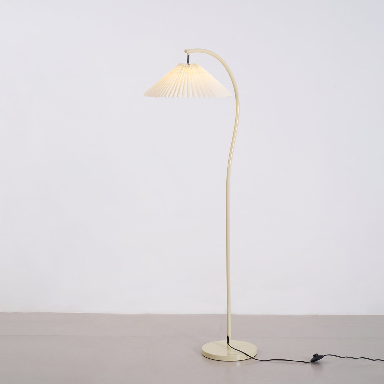 Kleodora - Pleated Linen Floor Lamp