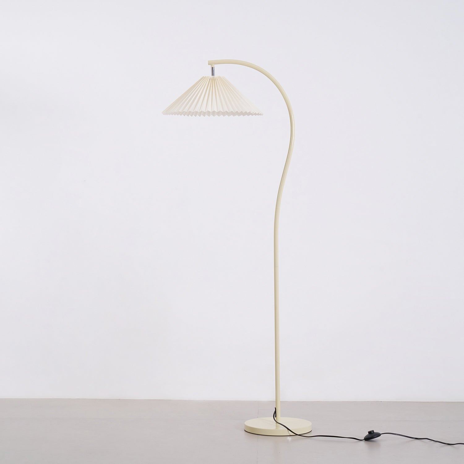 Kleodora - Pleated Linen Floor Lamp