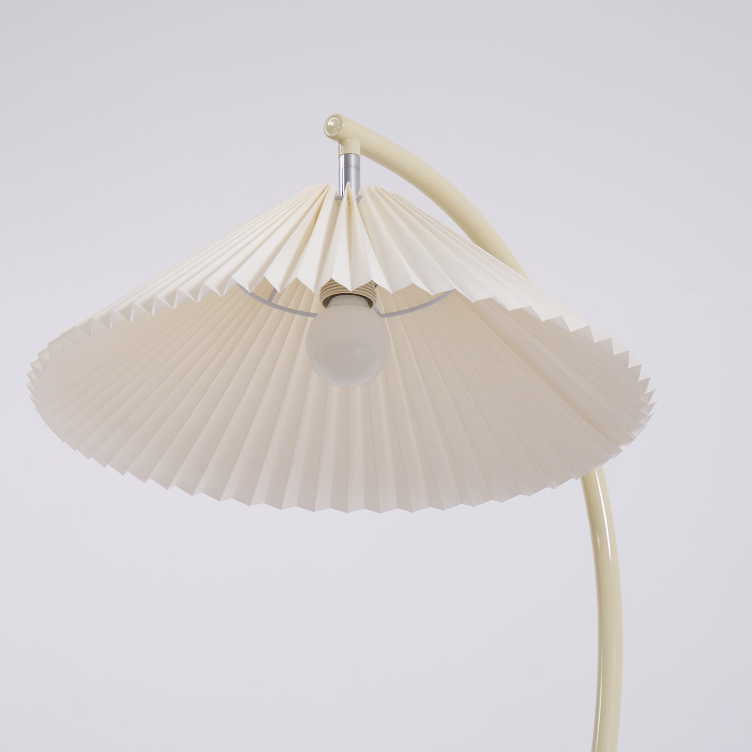 Kleodora - Pleated Linen Floor Lamp