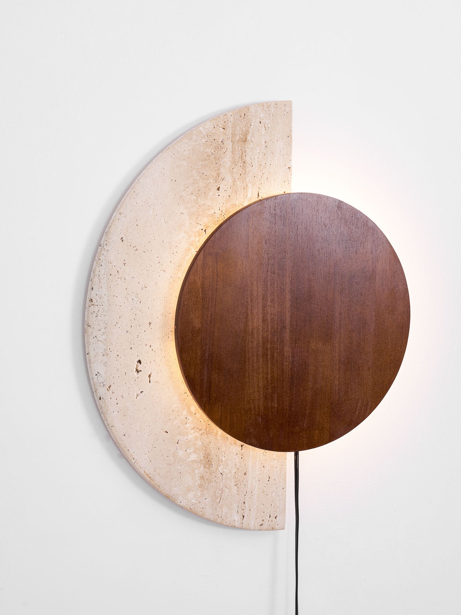 Psamathe - Plug-in Travertine Wall Sconce