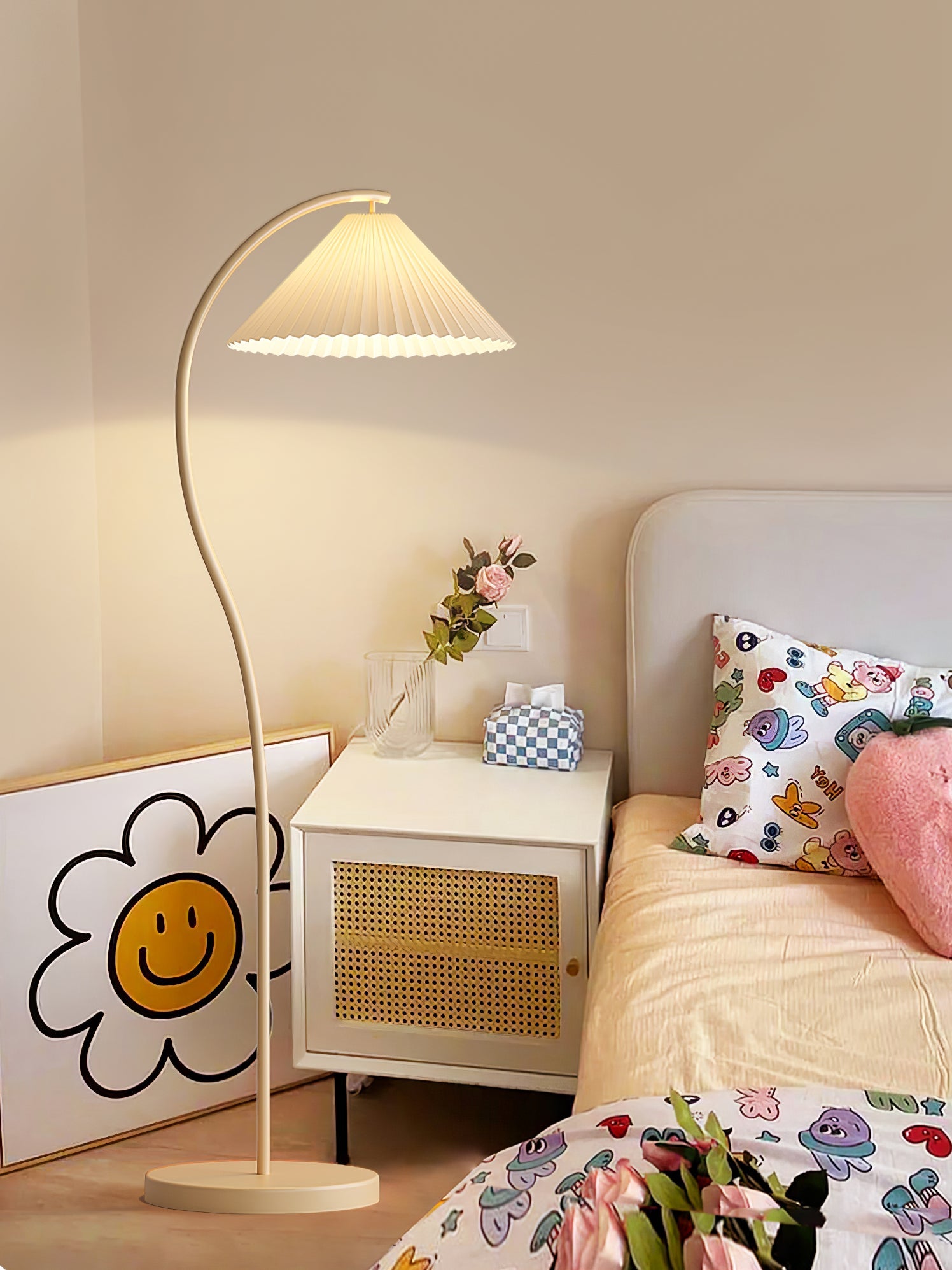 Kleodora - Pleated Linen Floor Lamp