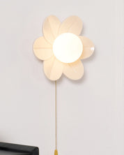 Nephelai - White Resin Flower Wall Lamp