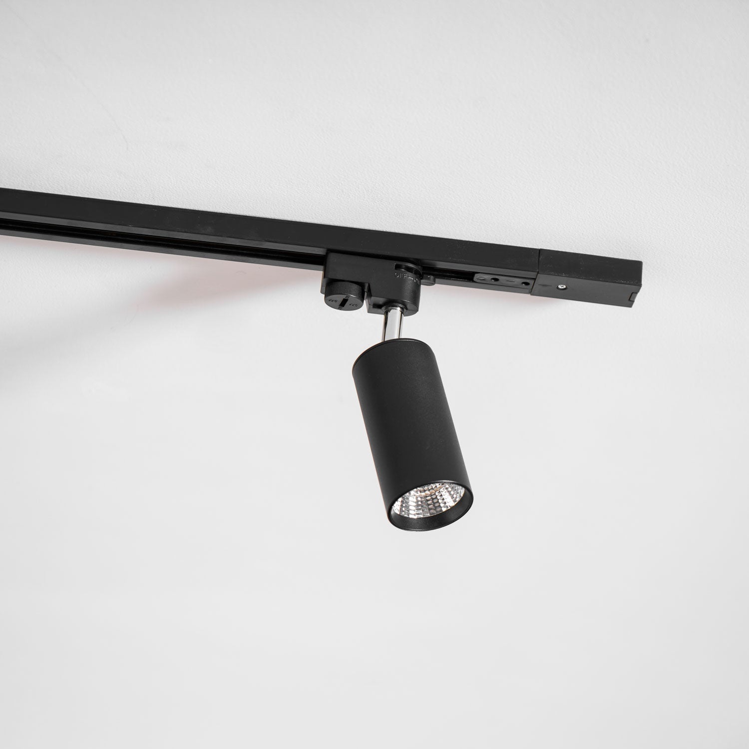 Chrysaor - Gilded Rail Track Light