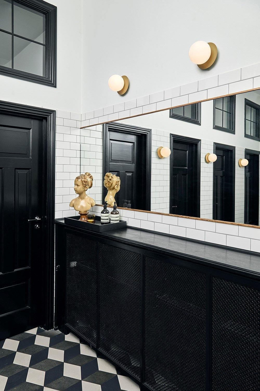 Molpe - Brass and Glass Wall Lamp