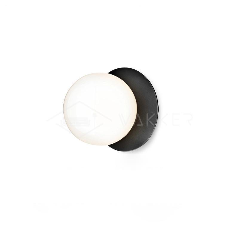 Molpe - Brass and Glass Wall Lamp