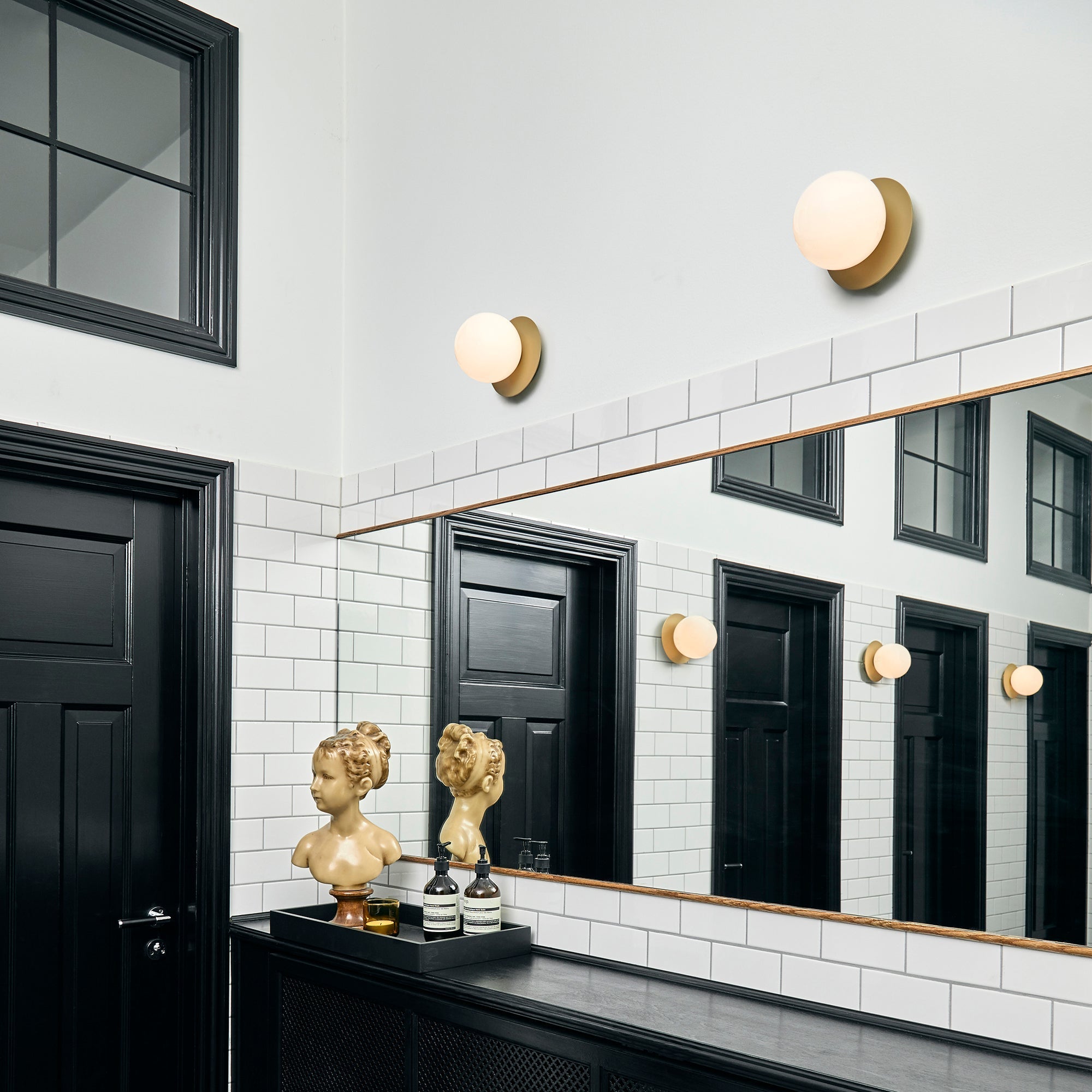Molpe - Brass and Glass Wall Lamp