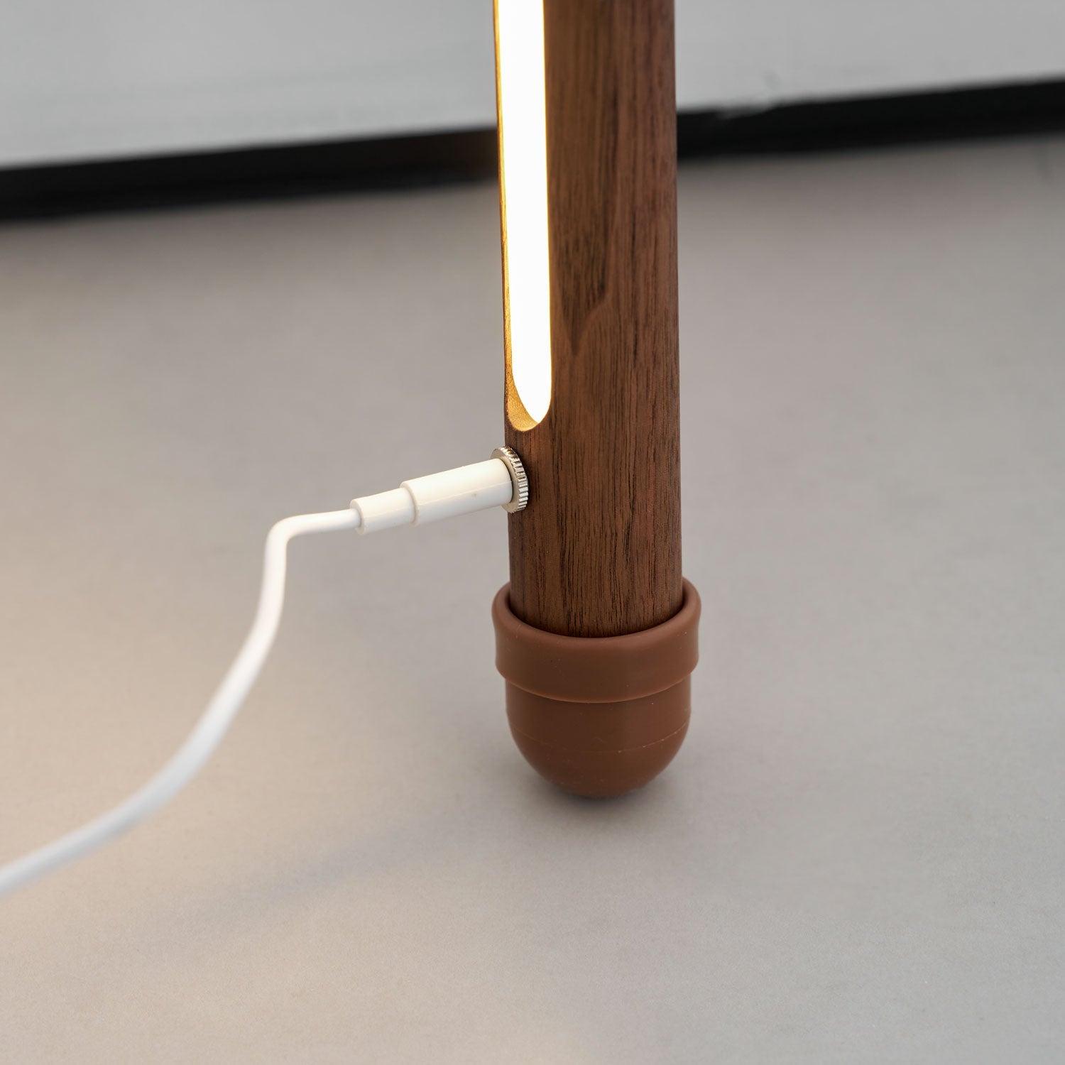 Stilbe - Slim Wood LED Floor Lamp