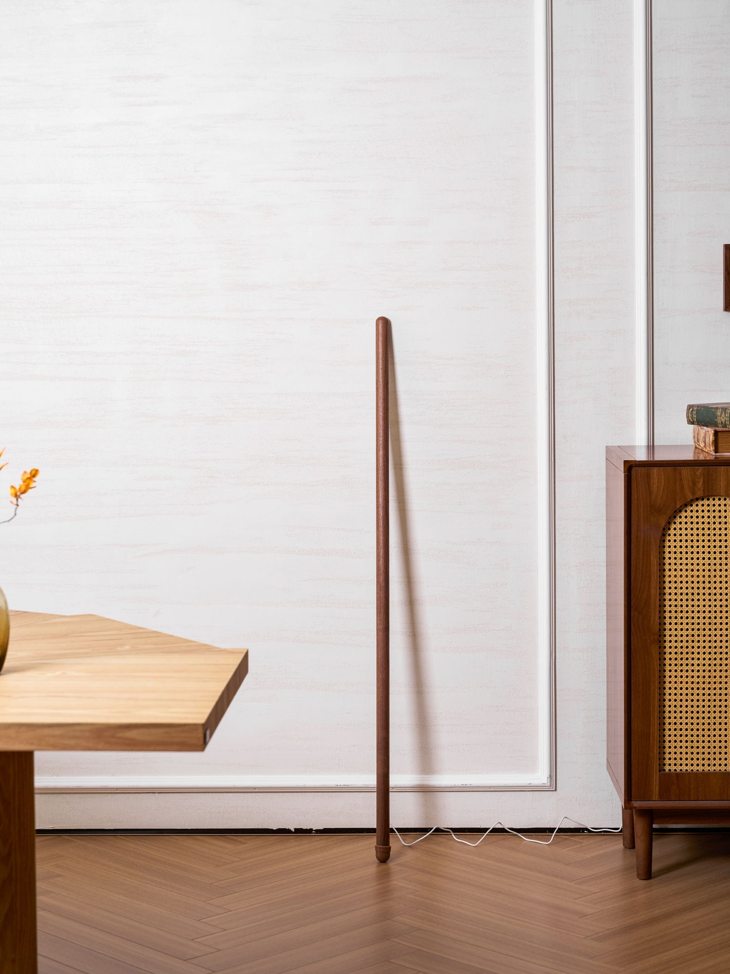 Stilbe - Slim Wood LED Floor Lamp