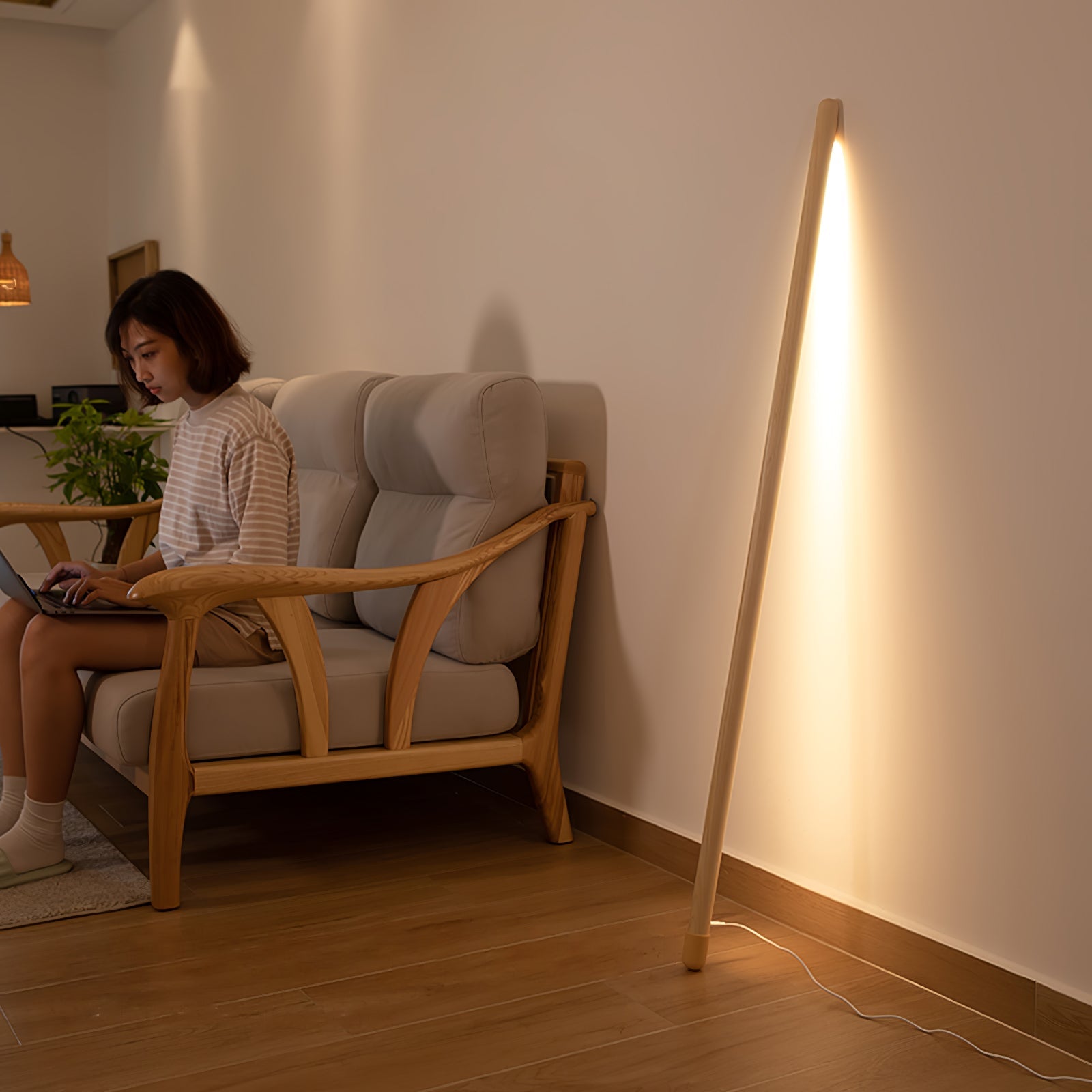 Line_Assist_Ambience_Floor_Lamp__13.jpg