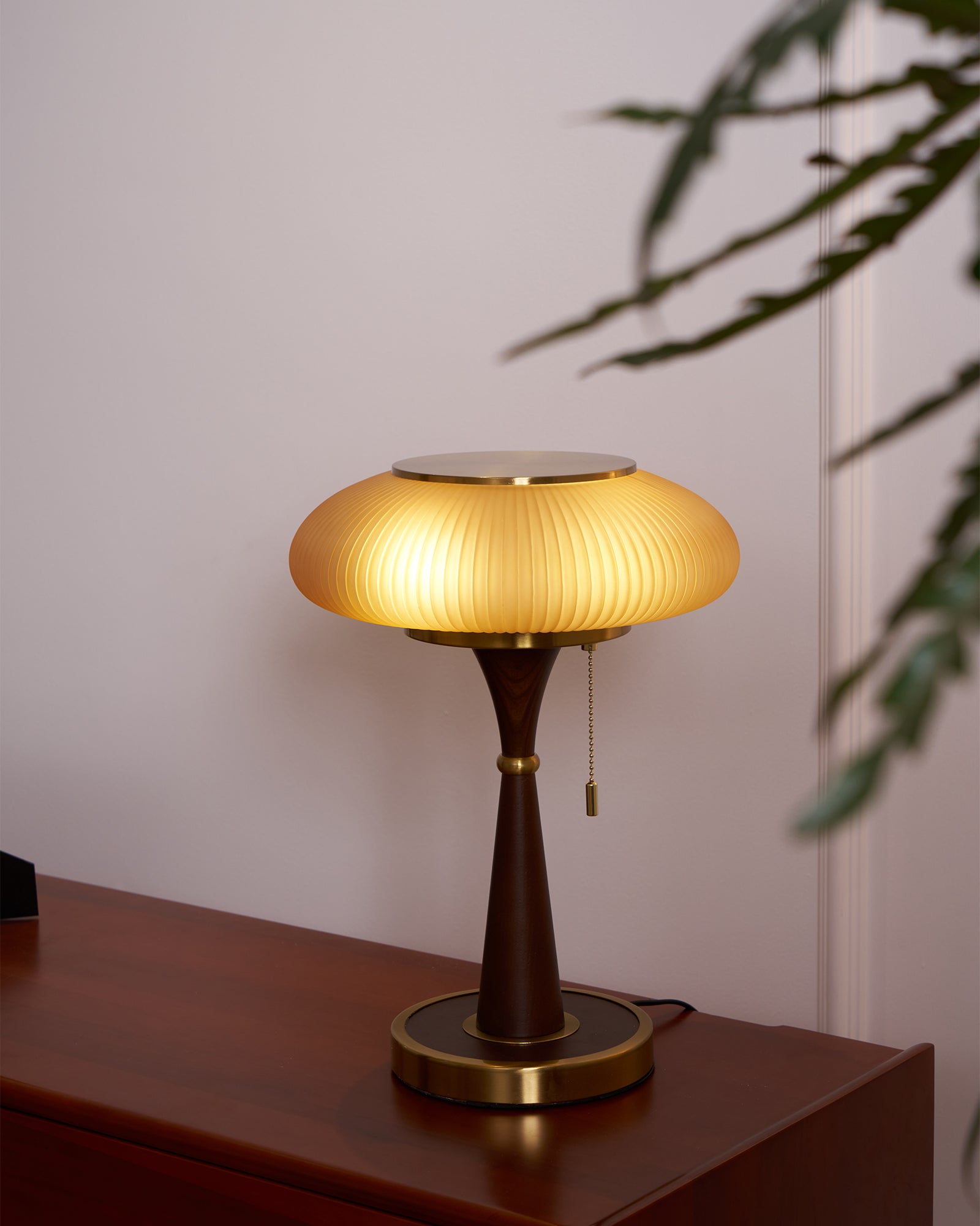 Thallo - Mushroom Glass Shade Table Lamp
