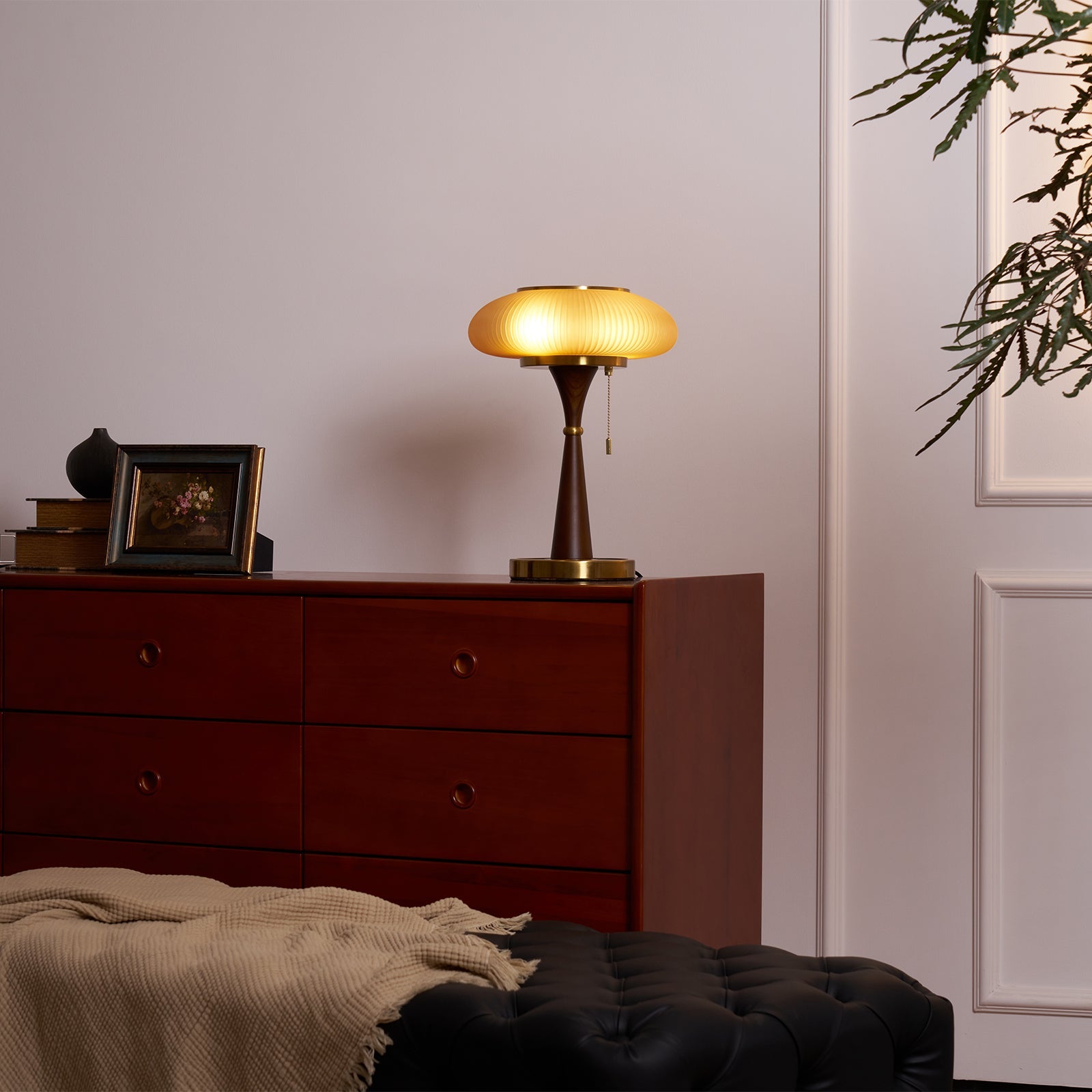 Thallo - Mushroom Glass Shade Table Lamp