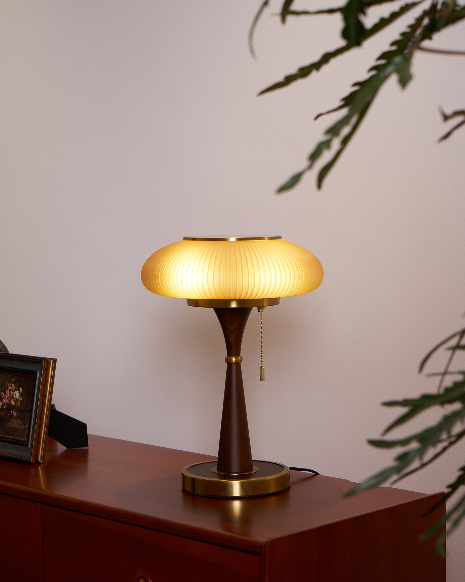 Thallo - Mushroom Glass Shade Table Lamp