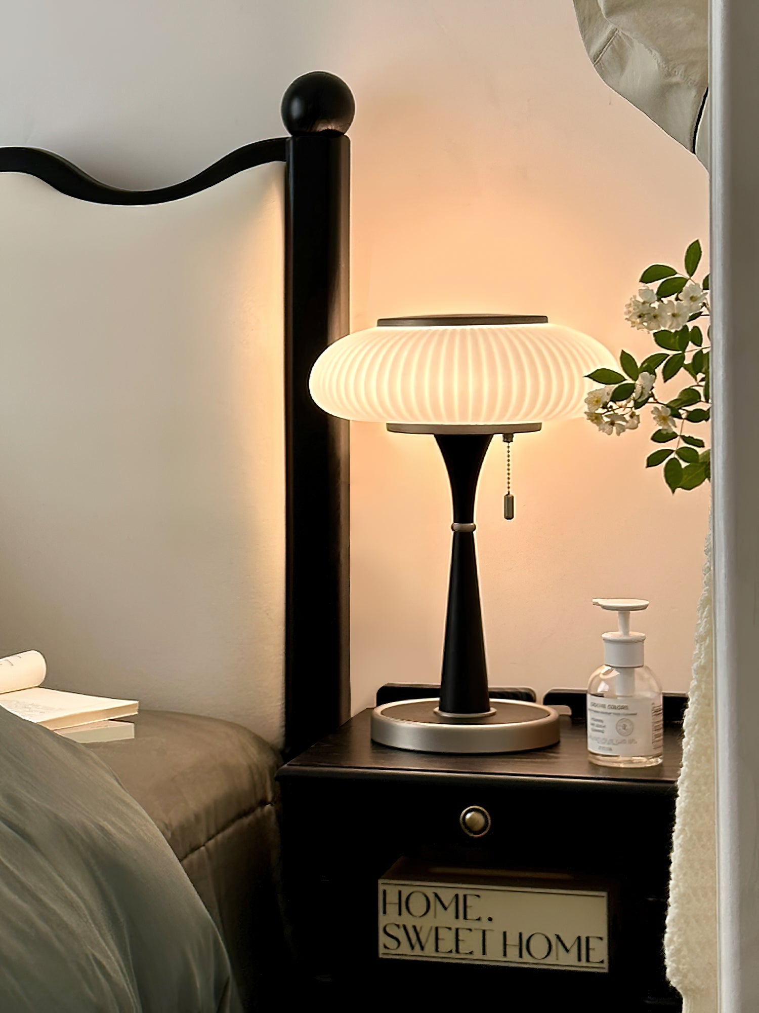 Thallo - Mushroom Glass Shade Table Lamp