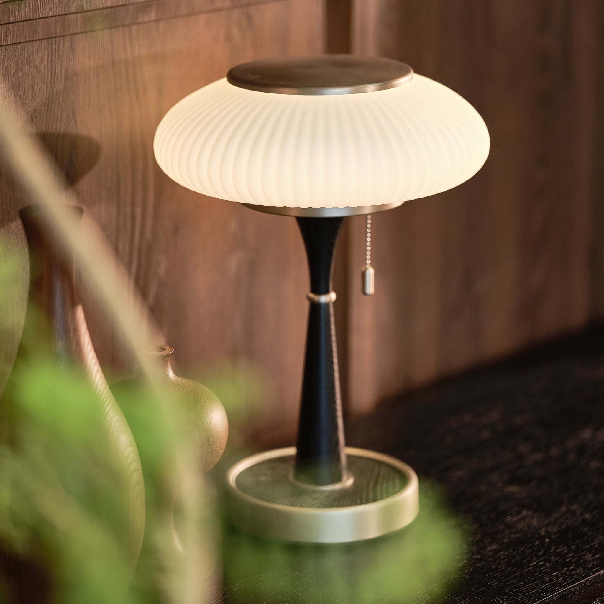 Thallo - Mushroom Glass Shade Table Lamp