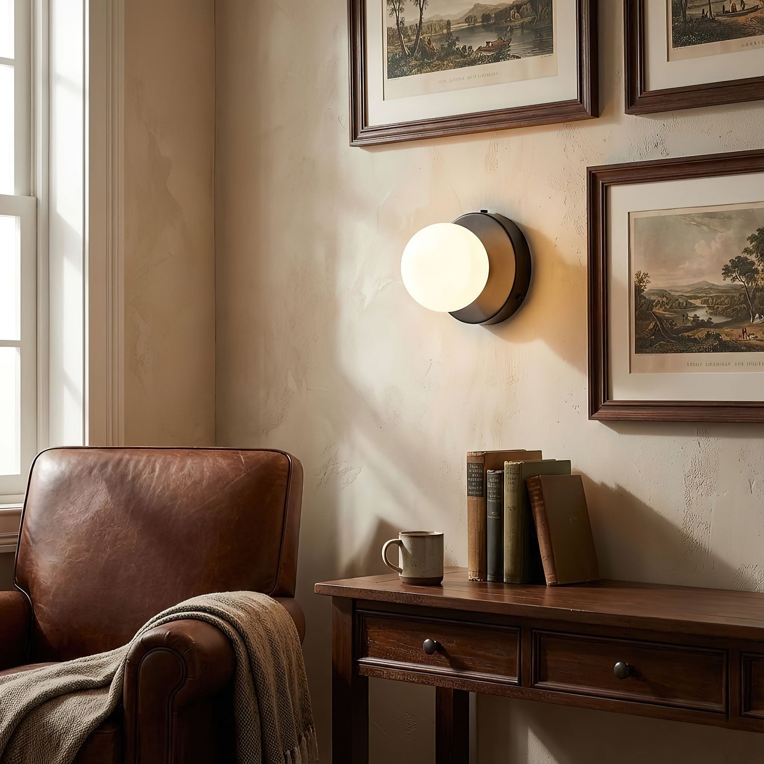 Kleta - Glass Globe Wall Lamp