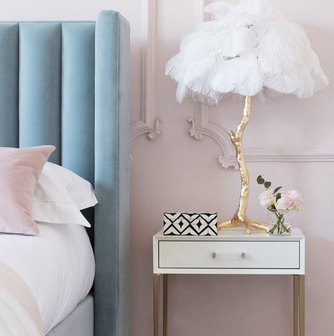 Aedon - Brass Ostrich Feather Table Lamp