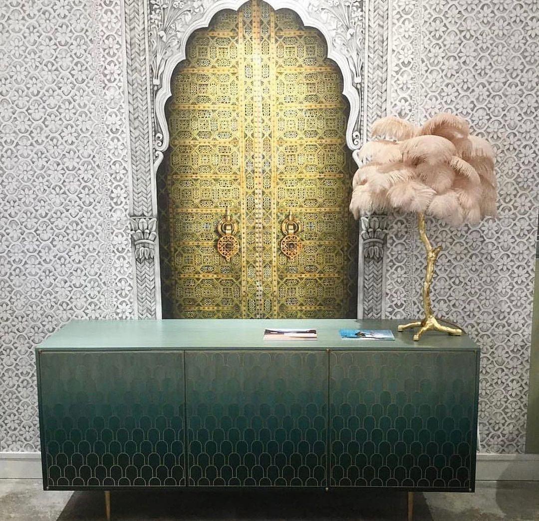 Aedon - Brass Ostrich Feather Table Lamp