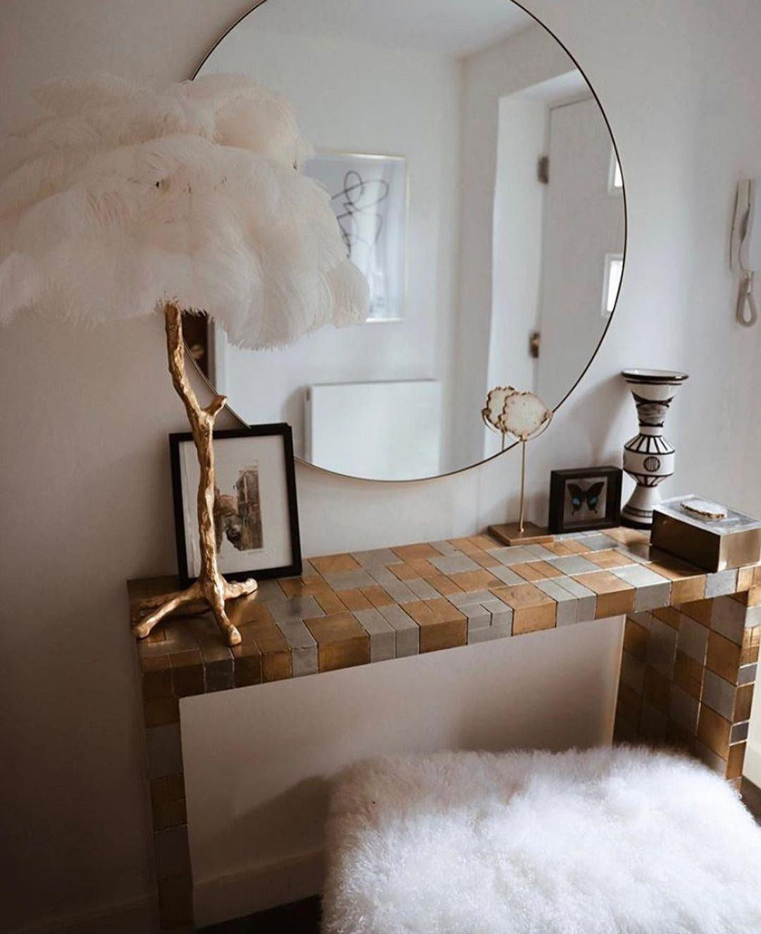 Aedon - Brass Ostrich Feather Table Lamp