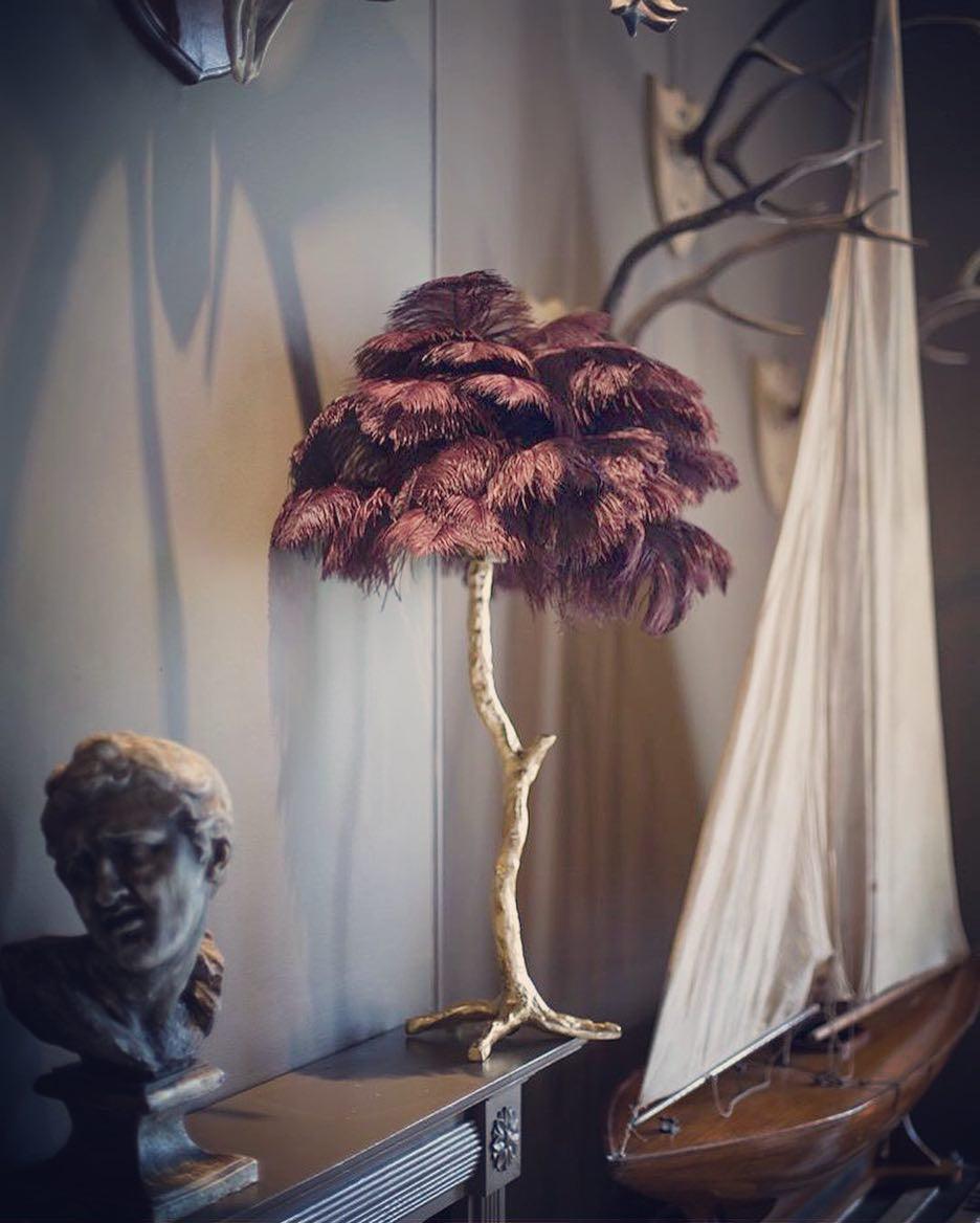 Aedon - Brass Ostrich Feather Table Lamp