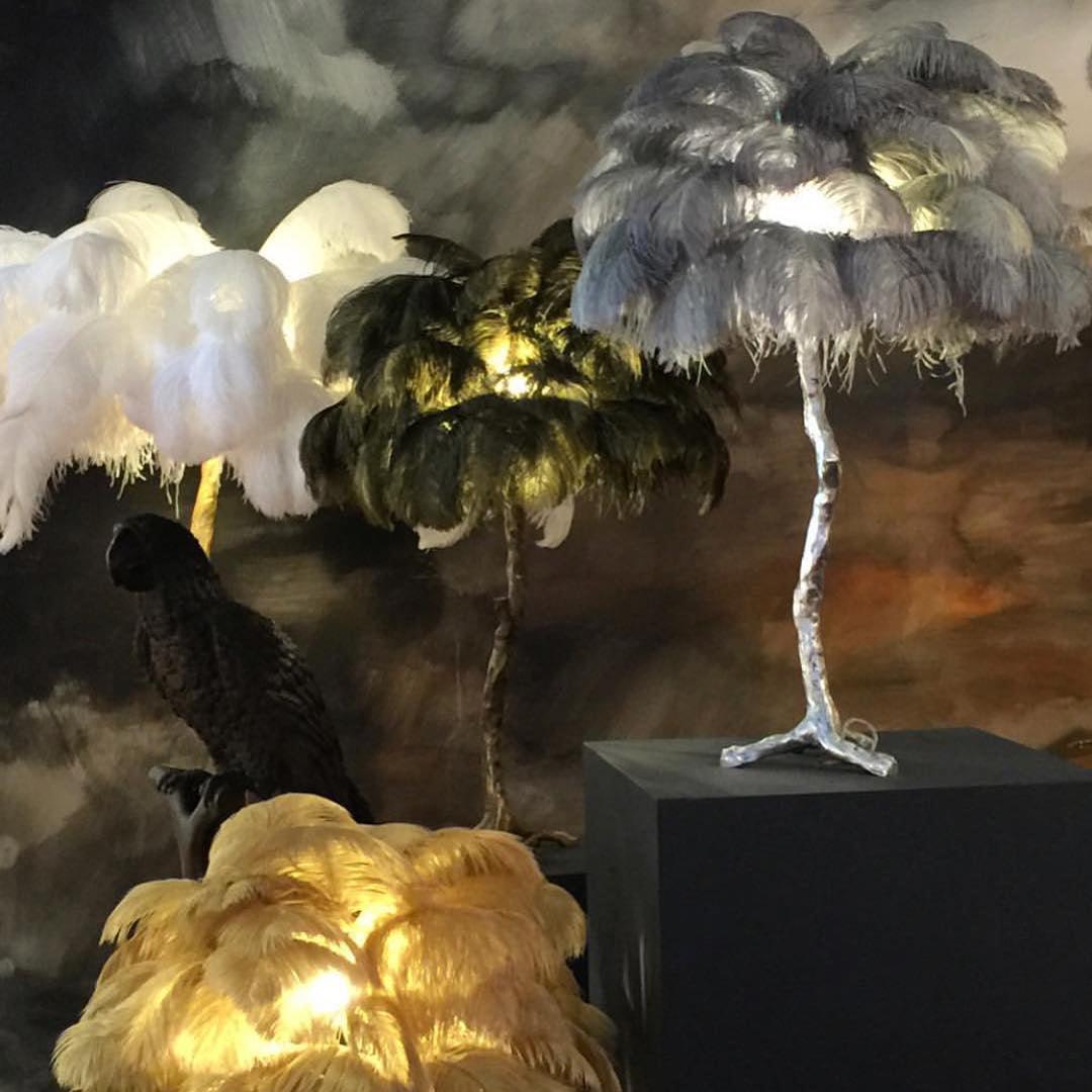 Aedon - Brass Ostrich Feather Table Lamp