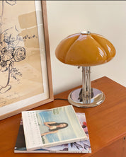 Luther Orange Glass Clover Table Lamp – detail 4