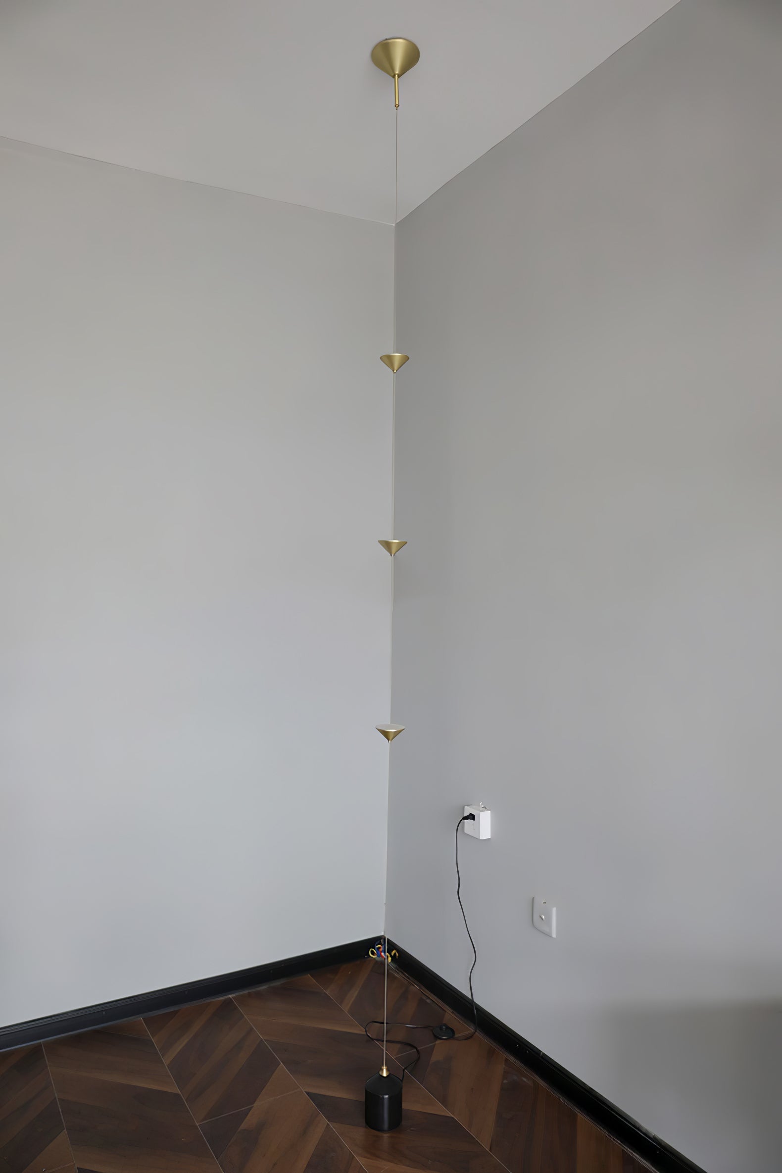 Ouranie - Floor-to-Ceiling Tension Cable Floor Lamp