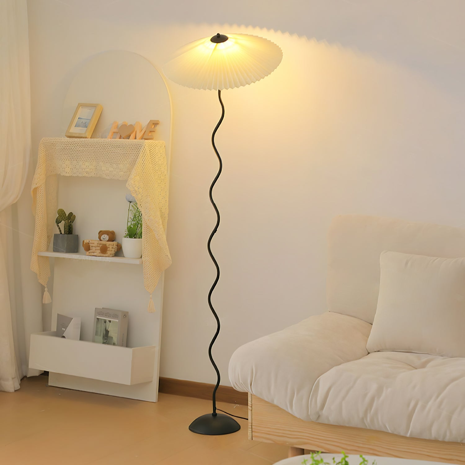 Maiandros - Black Metal Floor Lamp