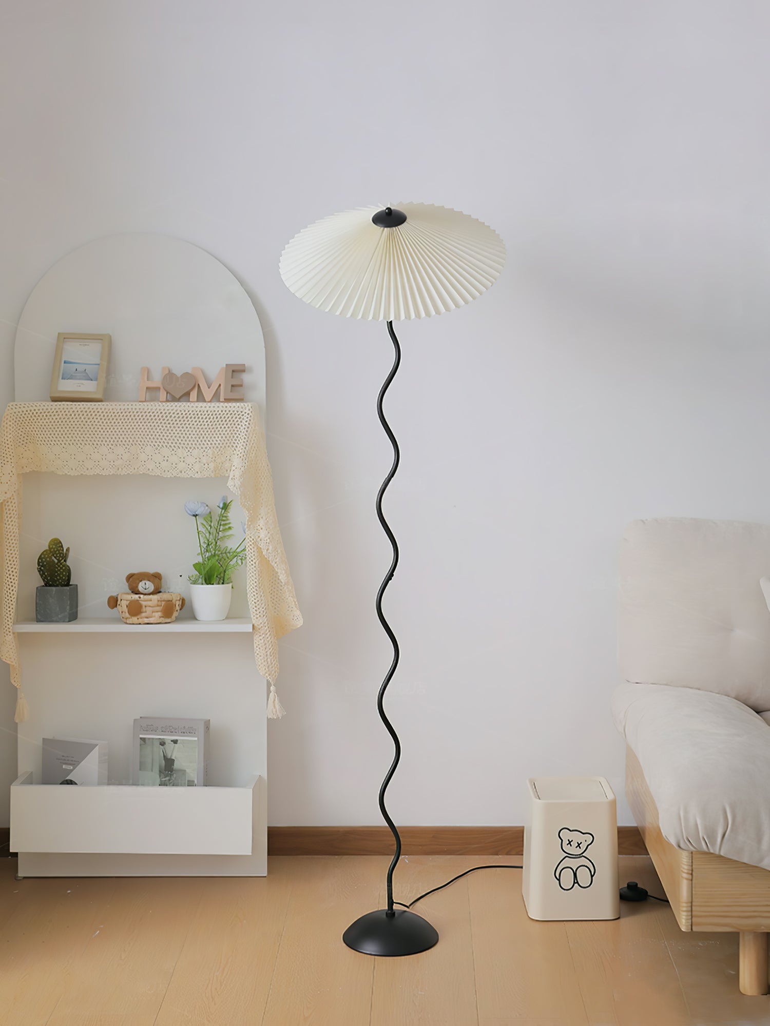 Maiandros - Black Metal Floor Lamp