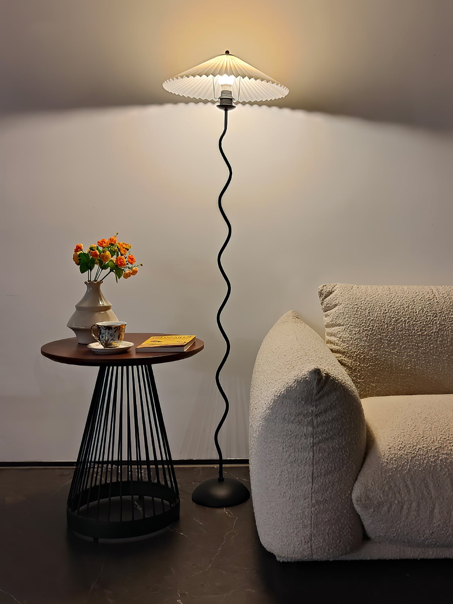 Maiandros - Black Metal Floor Lamp