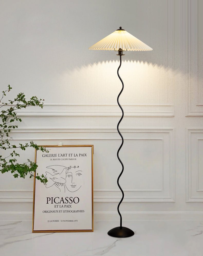Maiandros - Black Metal Floor Lamp