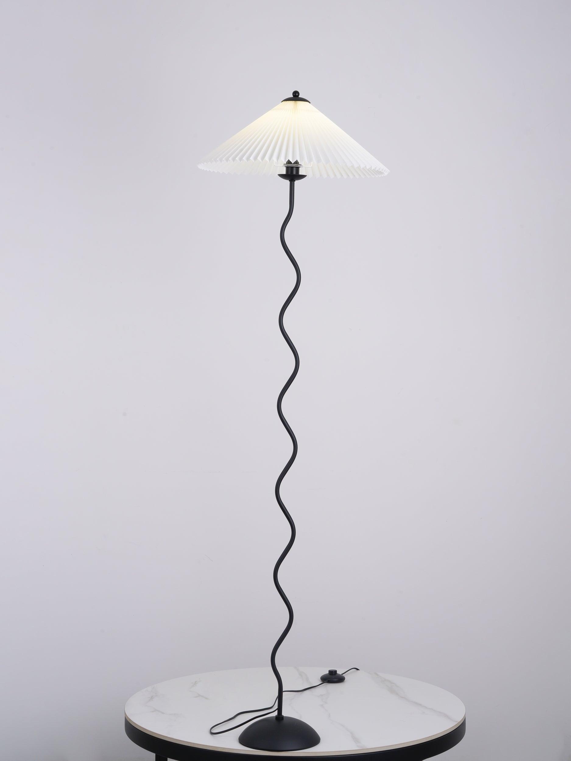 Maiandros - Black Metal Floor Lamp