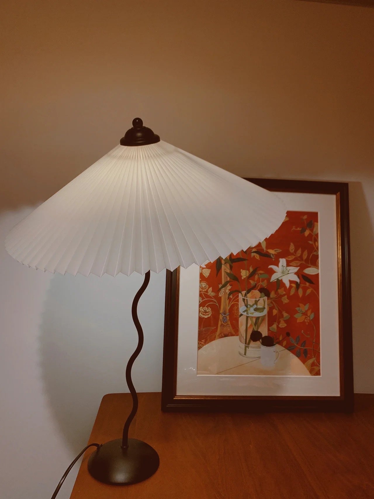 Oreithyia - Wavy Stem Pleated Shade Table Lamp
