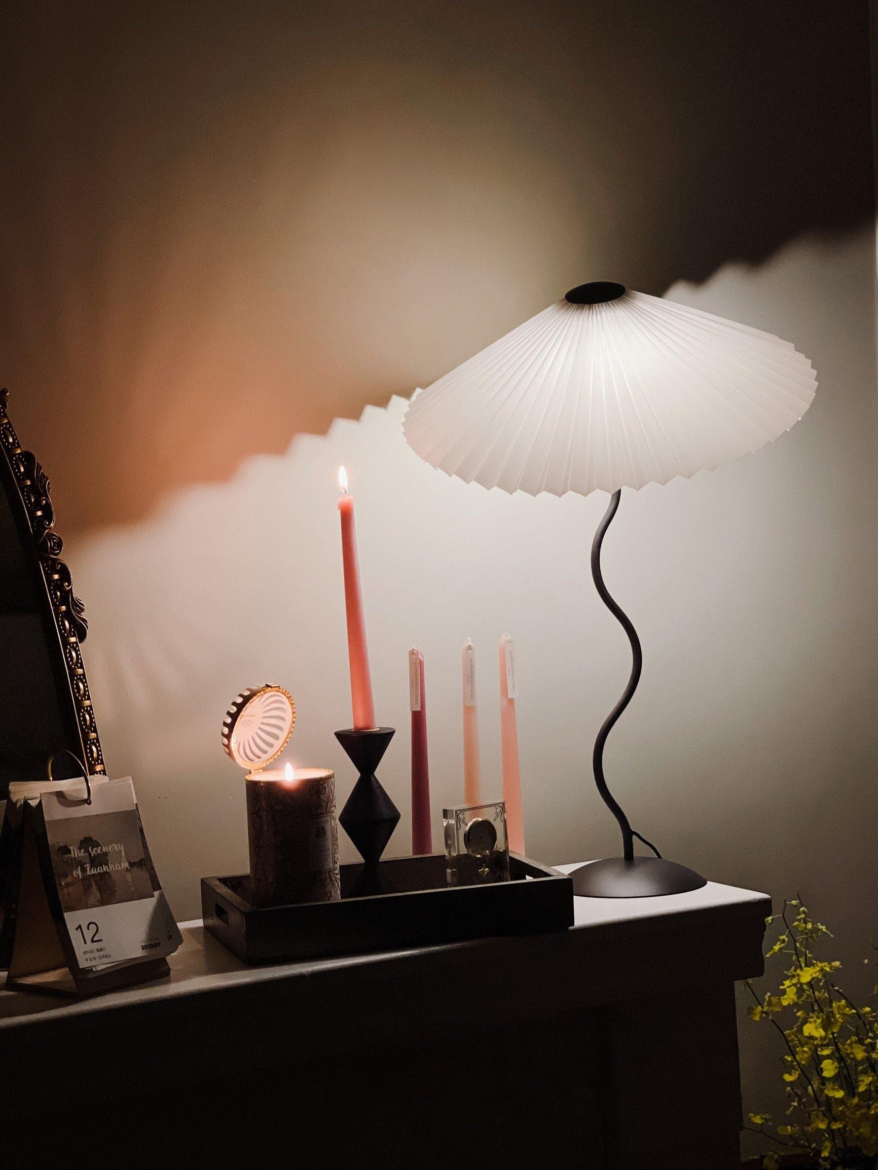 Oreithyia - Wavy Stem Pleated Shade Table Lamp