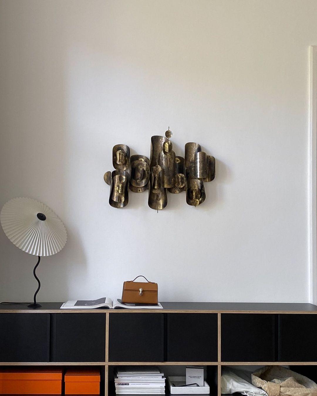 Oreithyia - Wavy Stem Pleated Shade Table Lamp