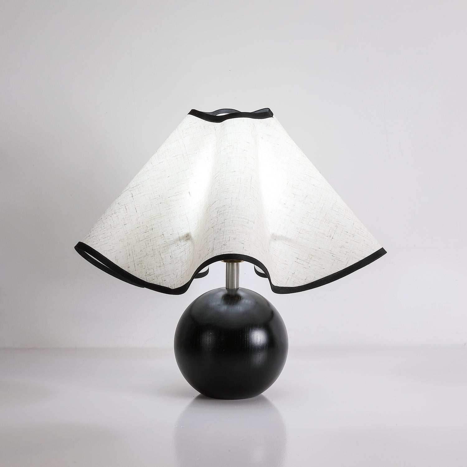 Kymothoe - Wave-Draped Linen Table Lamp