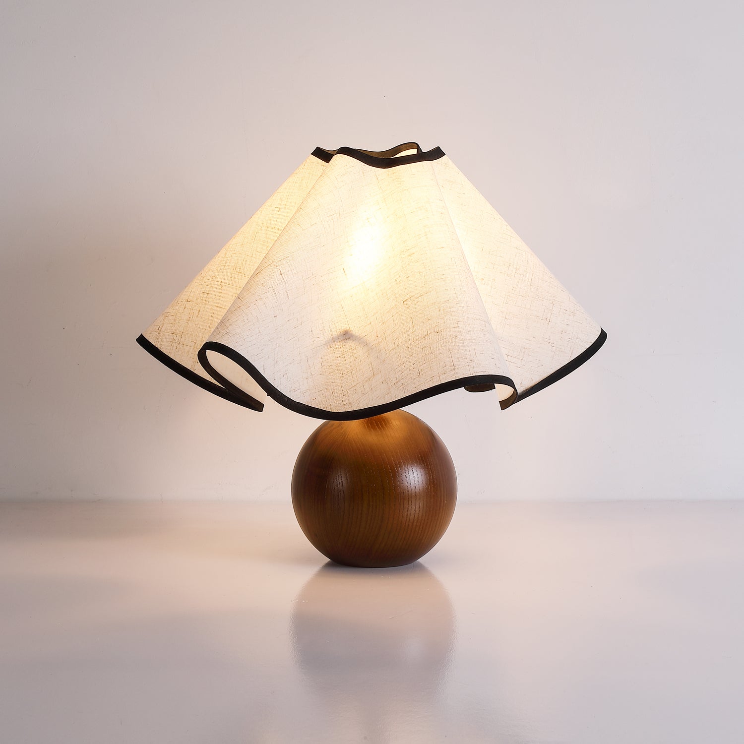 Kymothoe - Wave-Draped Linen Table Lamp